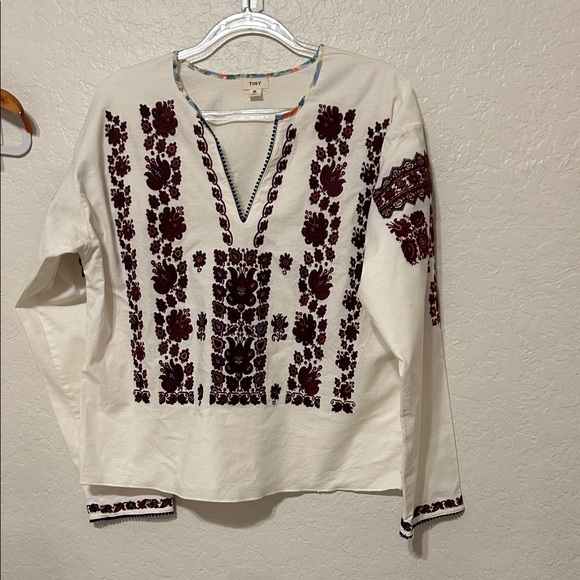 🐢Anthropology Tiny size M Agatha boho Embroidered White& Burgundy Women's Top - Picture 4 of 11